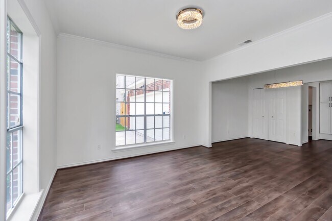 Building Photo - 12818 Chamberlain Dr