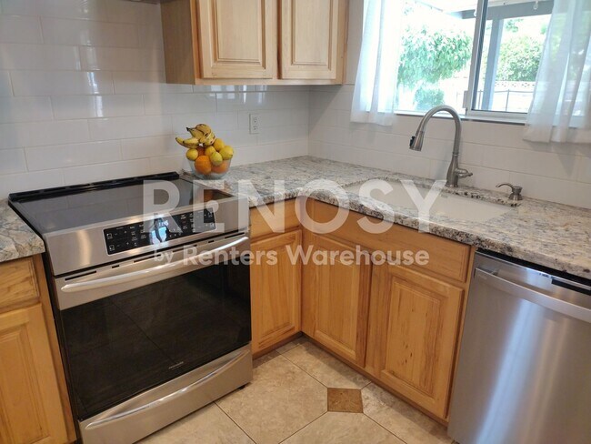 Building Photo - Ideal 3 Br+Den 2 Ba 2 Car Garage Home with Pool Near Loop 202 and Gilbert Rd in Mesa