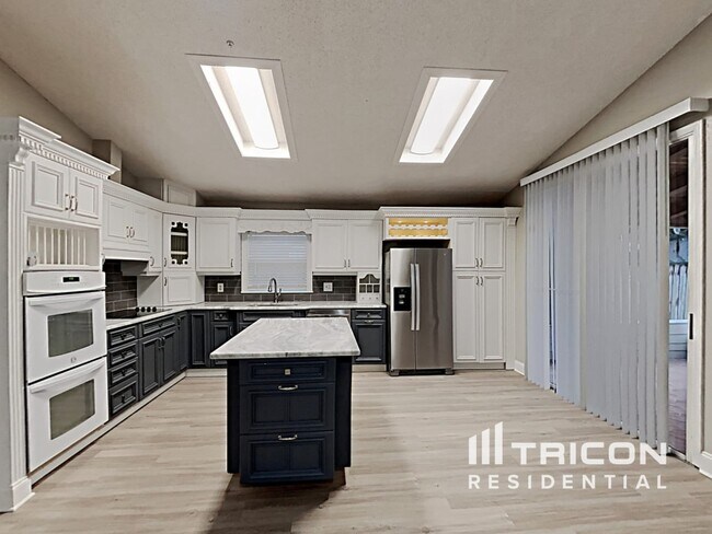 Building Photo - 1662 Sand Key Cir