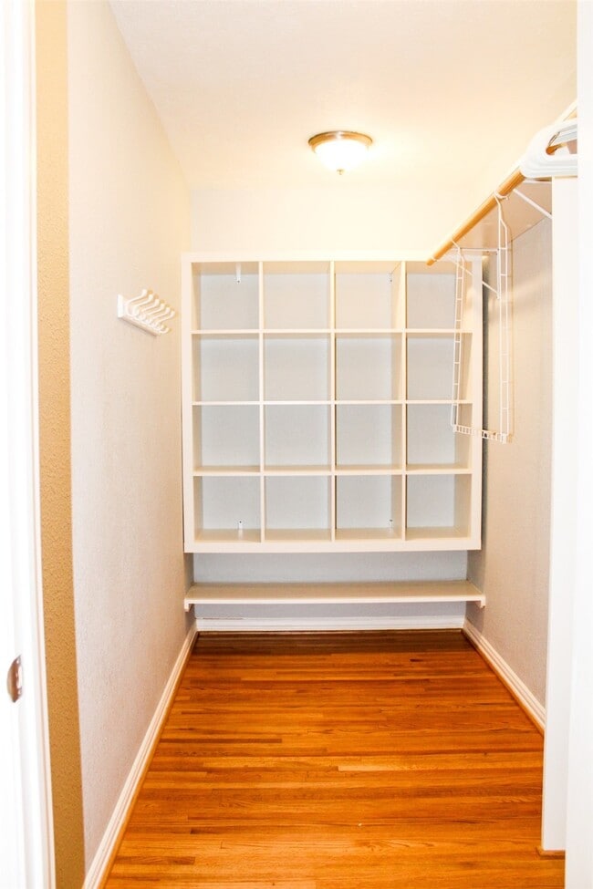 Building Photo - 8910 Greiner Dr