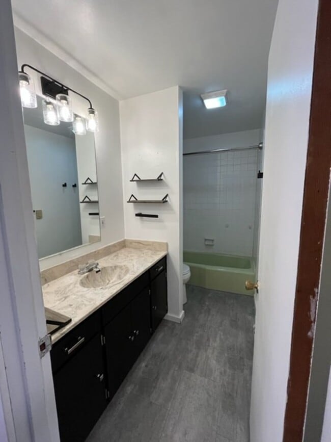 Building Photo - Coming Soon! 3 Bedroom 2 Bath McMinnville OR