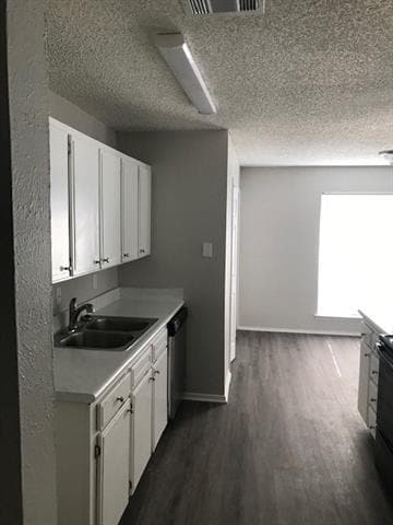 Building Photo - 437 Meadow St