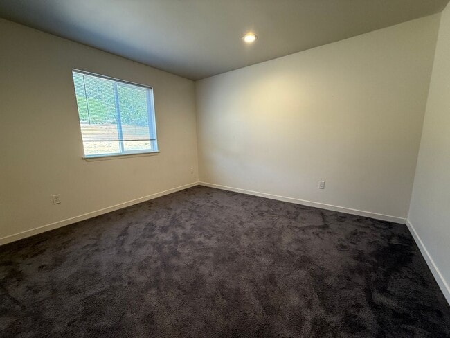 Building Photo - 217 N 76th Ave