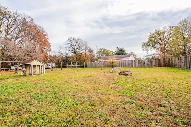 Building Photo - 9288 Chamberlayne Rd