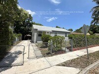Building Photo - 707 40th St