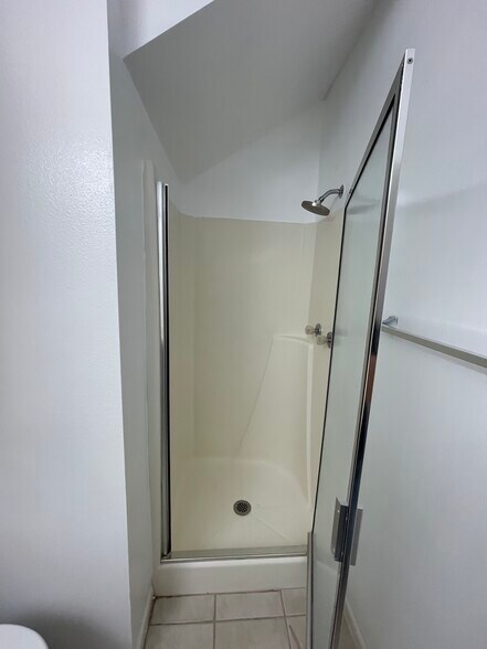 Building Photo - 1205 Vinyard Ct