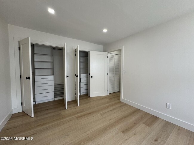 Building Photo - 1217 Ocean Ave N