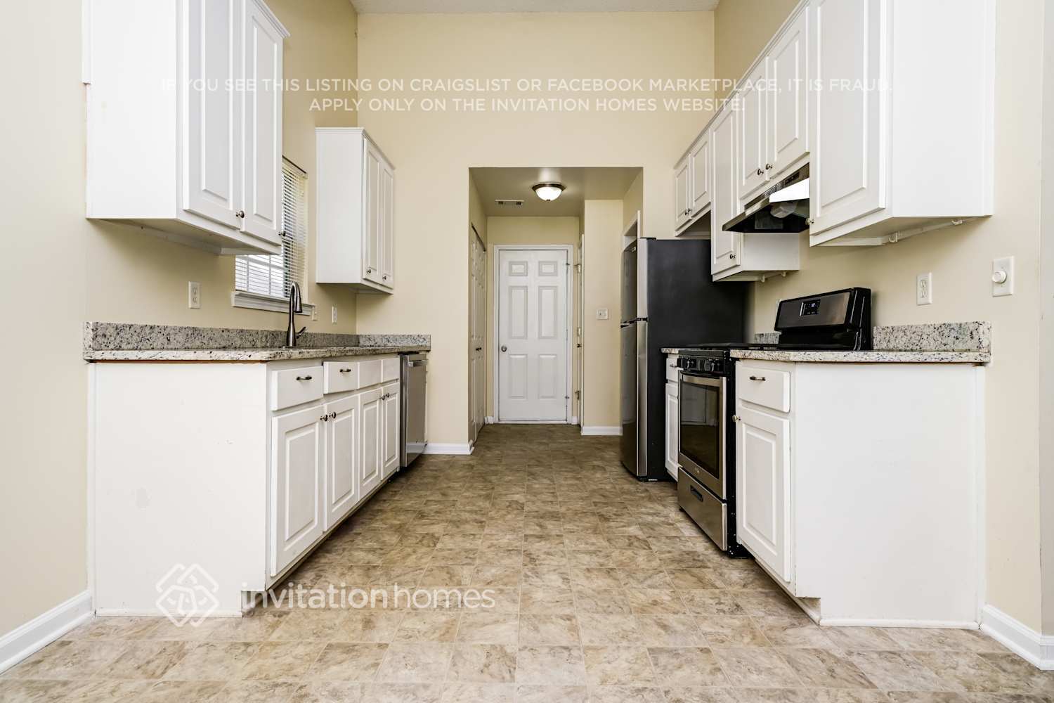 Building Photo - 8040 Highland Pkwy