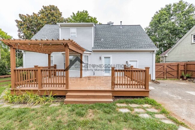 Building Photo - 1135 Wedgewood Dr