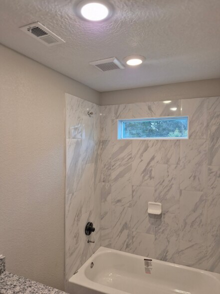 Building Photo - 2948 Elm Rd