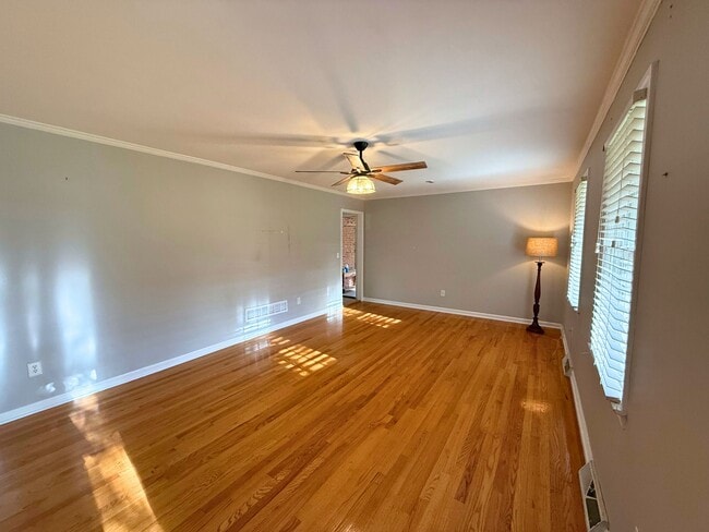 Building Photo - 9 Hardwick Dr