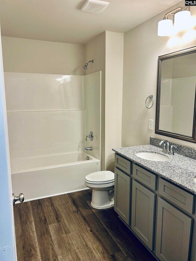 Building Photo - 264 S Lake Ct
