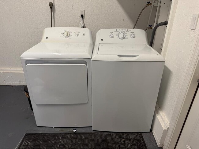 Building Photo - 1947 Chenango Ave