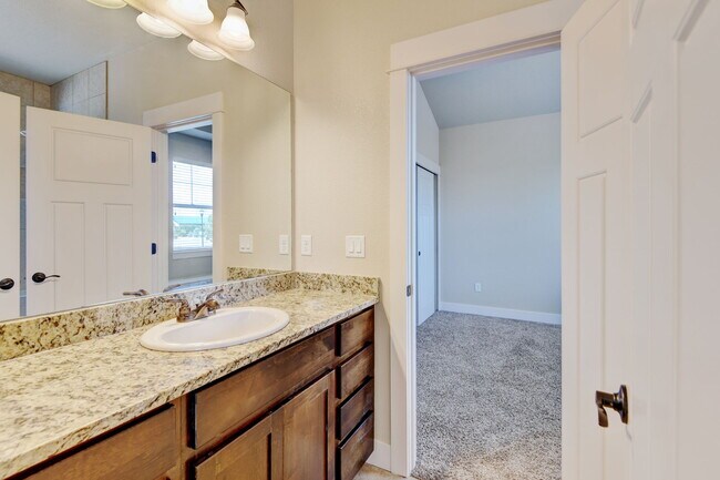 Building Photo - 2107 Sandbur Dr