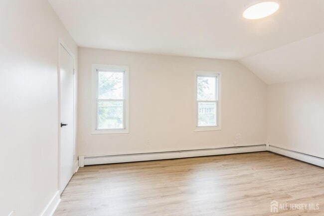 Building Photo - 176 Manalapan Rd