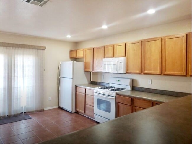 Building Photo - Cute Home in Parkhill Estates