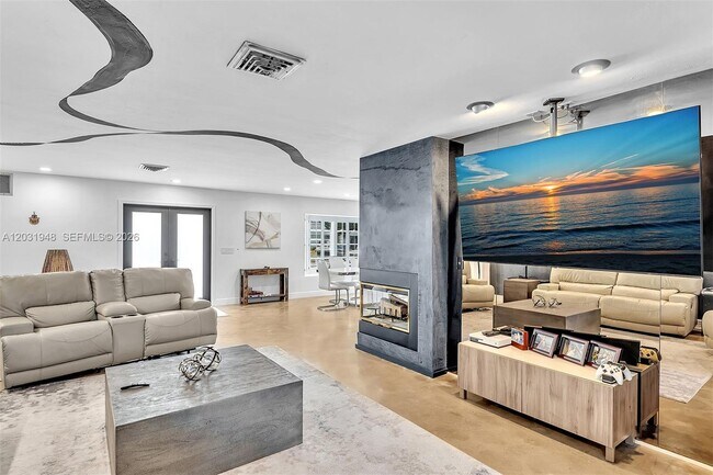 Building Photo - 5602 S Travelers Palm Ln
