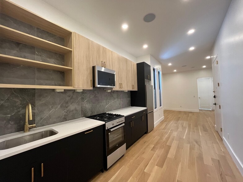 Building Photo - 52 Grace St