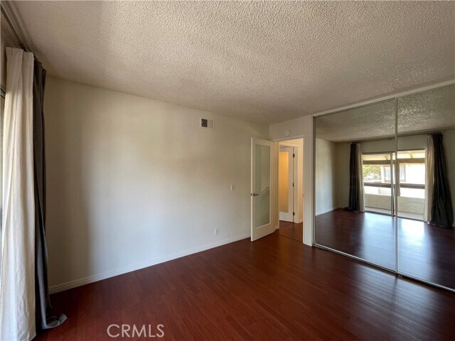 Building Photo - 5315 Village Cir Dr