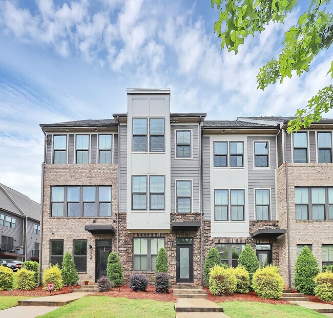 Building Photo - Townhome in the heart of Charlotte!