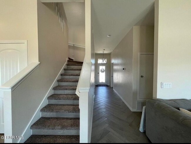 Building Photo - 420 Villa Socorro Pl