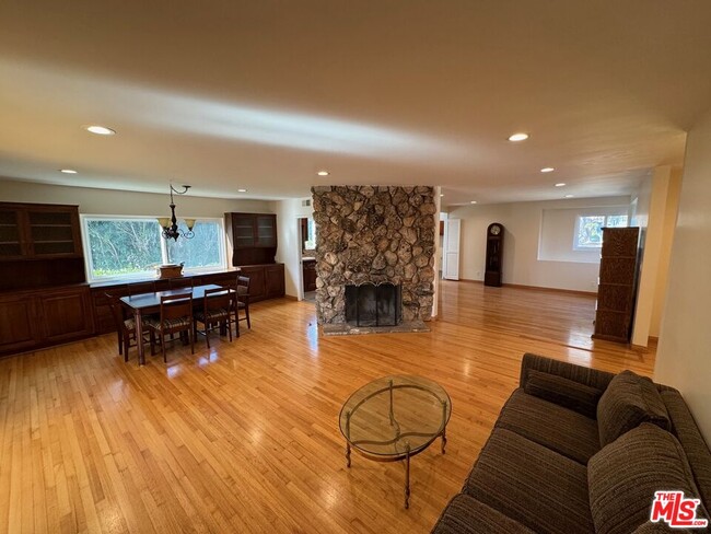 Building Photo - 29242 Sea Lion Pl