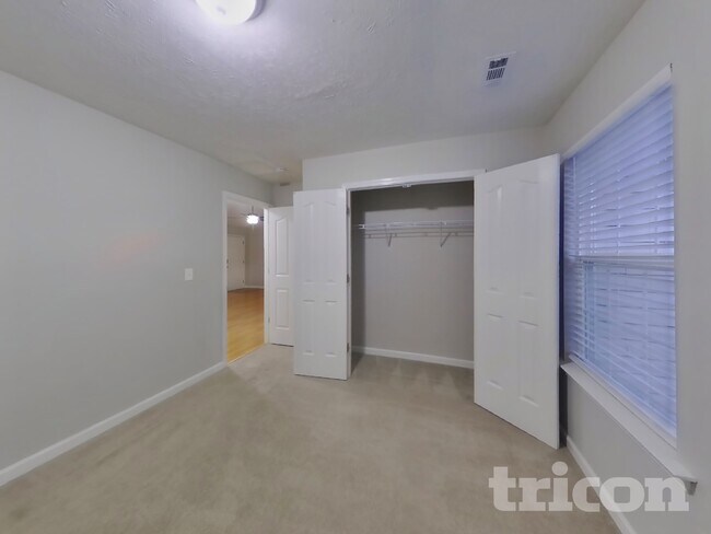 Building Photo - 2108 Montgomery Ln