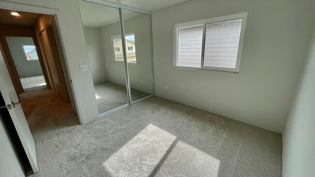 Building Photo - 4 BED/2.5 BATH HOME in Hoopili - Garage & ...