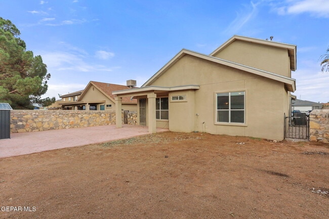 Building Photo - 10737 Pleasant Sand Dr