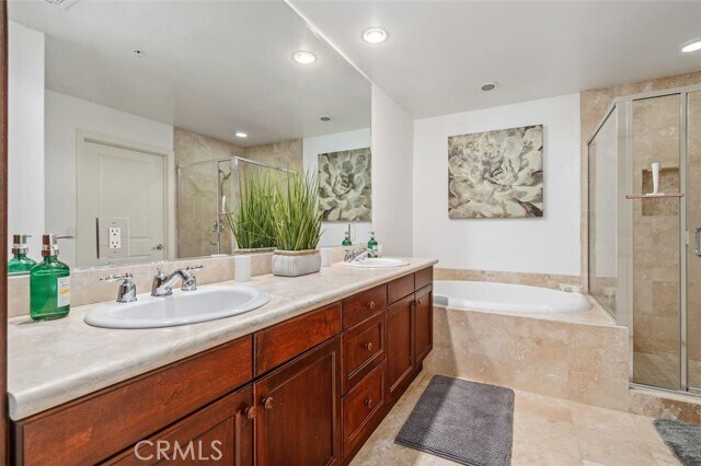 Building Photo - 128 N Oak Knoll Ave