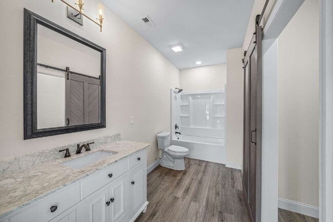 Building Photo - "Brand New 3-Bed, 3-Bath Retreat with Modern LVP Flooring in the Heart of Fort Payne!"