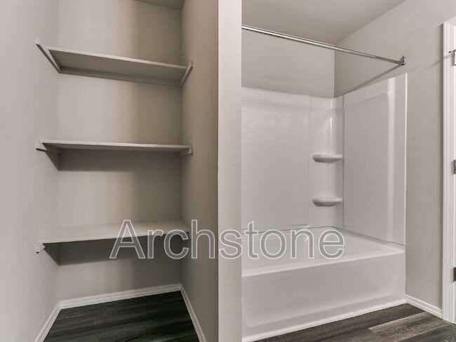 Building Photo - 1308 Dustin Dr