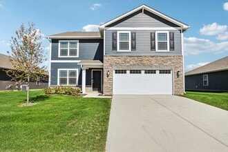 Building Photo - Fantastic 5bd/3ba home! Let yourself in!