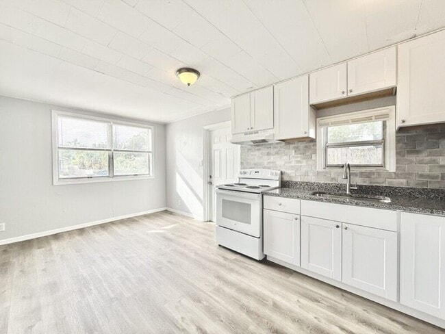 Building Photo - 4327 14th Ave S