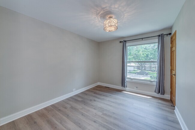 Building Photo - 912 Bedford Ct
