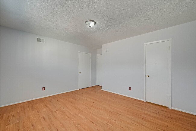 Building Photo - 7714 Renwick Dr