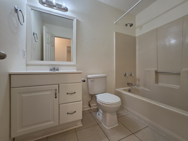 Building Photo - 2289 Estate Cir