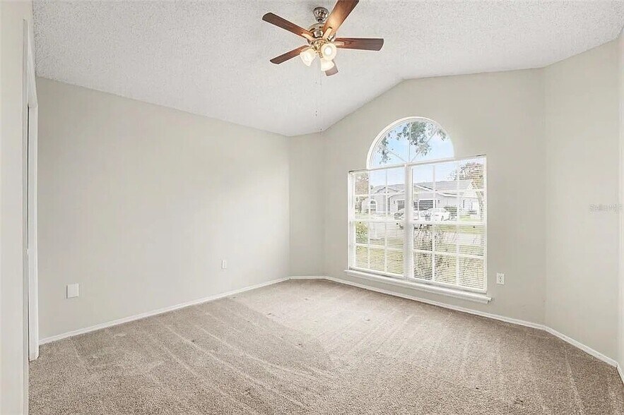 Building Photo - 204 Kingshill Ct SE