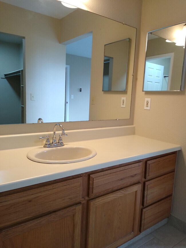 Building Photo - Available Now! Lakewood 2 Bed 2 Bath Duplex w/ Garage and Large Fenced Yard