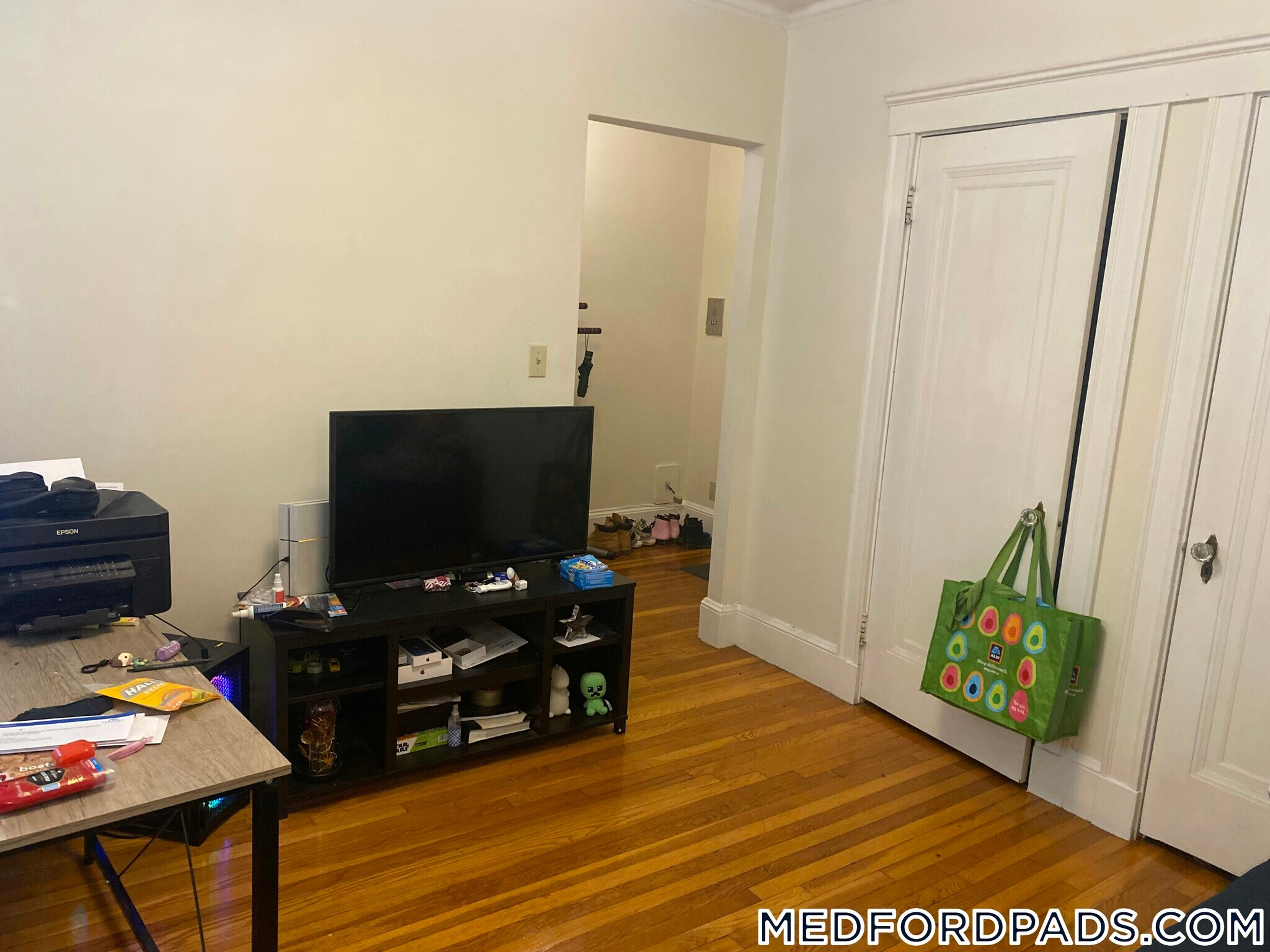 Building Photo - 53 Fellsway W