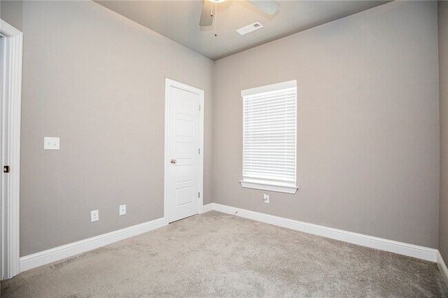 Building Photo - 1025 Kimball Ln