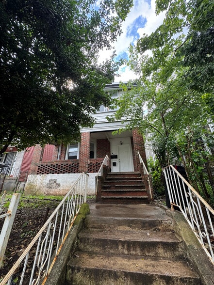 Building Photo - 35 Seymour Ave