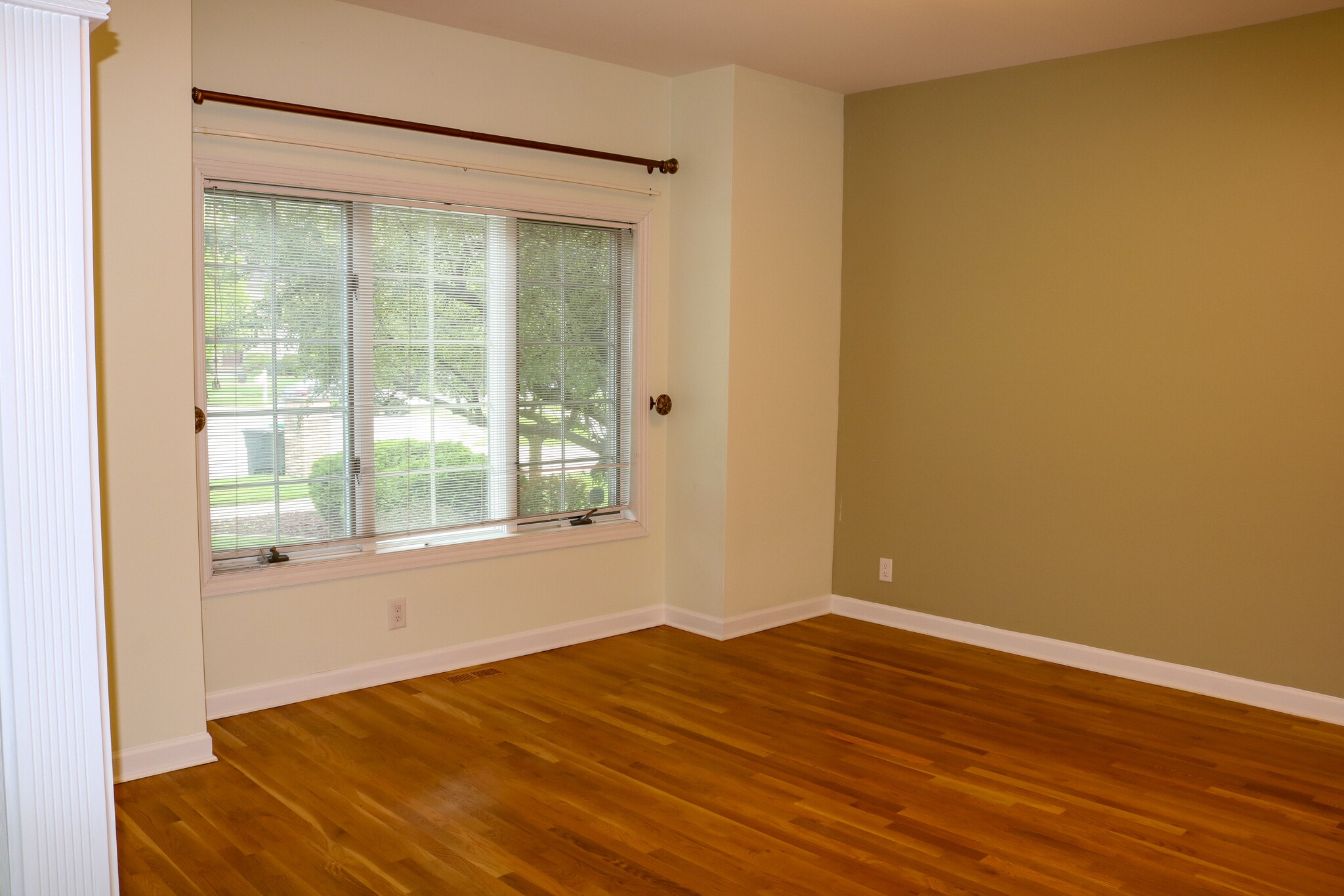 Building Photo - 1621 Santa Ana Ct