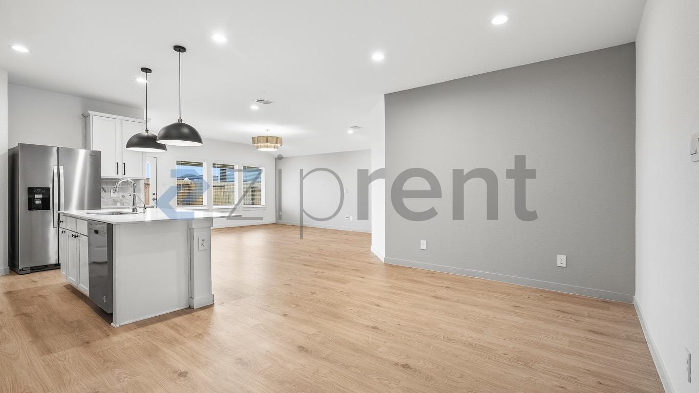 Building Photo - Unit