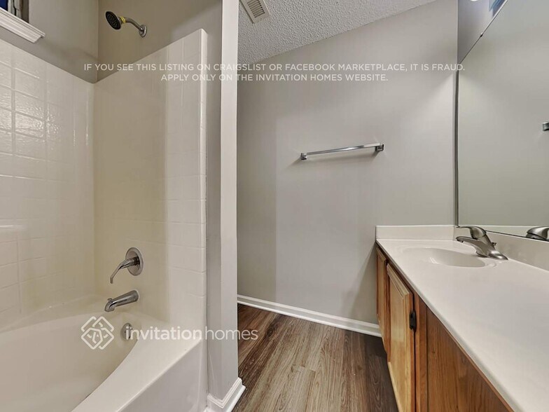 Building Photo - 11017 White Stag Dr