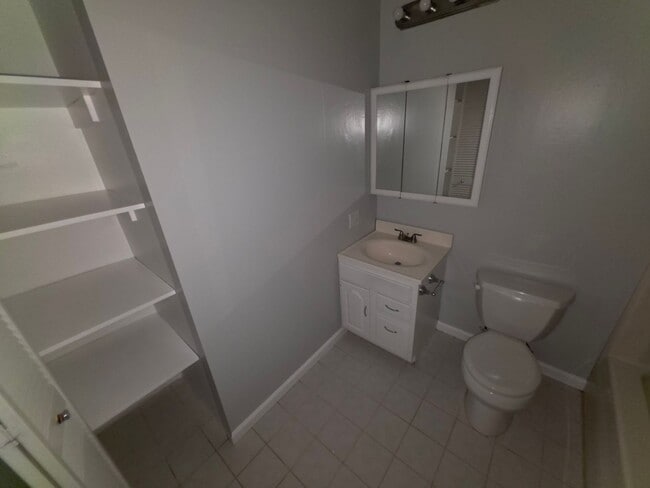 Building Photo - Beautiful 2 Bedroom Apartment - Wappingers...
