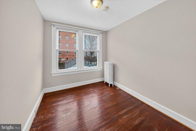 Building Photo - 1353 Kennedy St NW