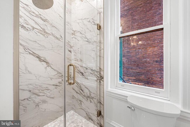 Building Photo - 1202 Bolton St