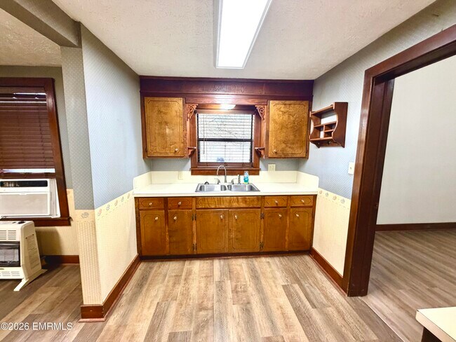 Building Photo - 8223 Center Hill Rd