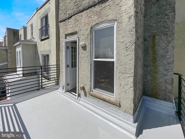 Building Photo - 637 N 32nd St